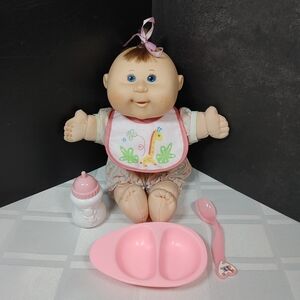 Cabbage Patch Kids 2006 Girl Doll Small Baby, Blue Eyes Pink Feeding Accessories